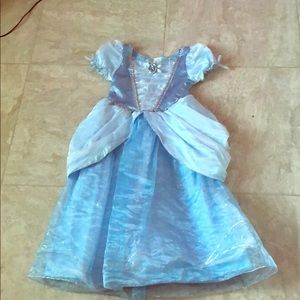 An ocean blue Cinderella dress 💃